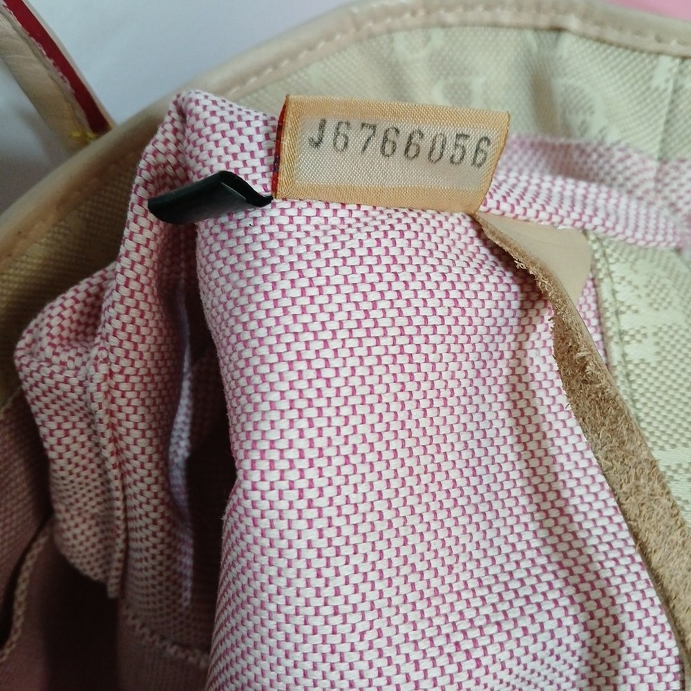 Dooney & Bourke Classic Ivory Satchel Push Lock Detachable Strap Vintage Y2K - Picture 15 of 16